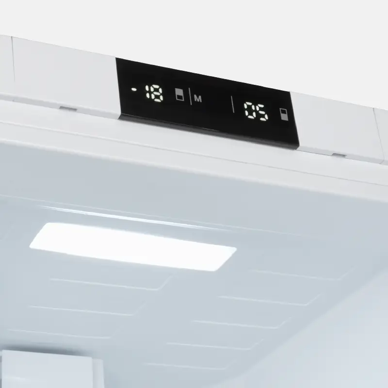 Detailbild Display und LED-Beleuchtung ORANIER Kühl-Gefrier-Kombination EKG478